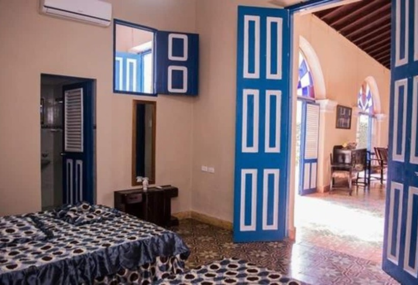 پانسیون Hostal Colonial Alelusa