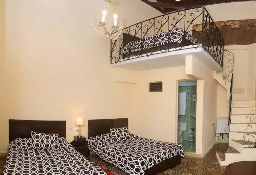 ペンション Hostal Colonial Alelusa