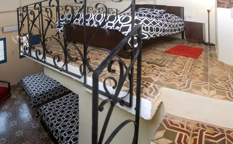 ペンション Hostal Colonial Alelusa