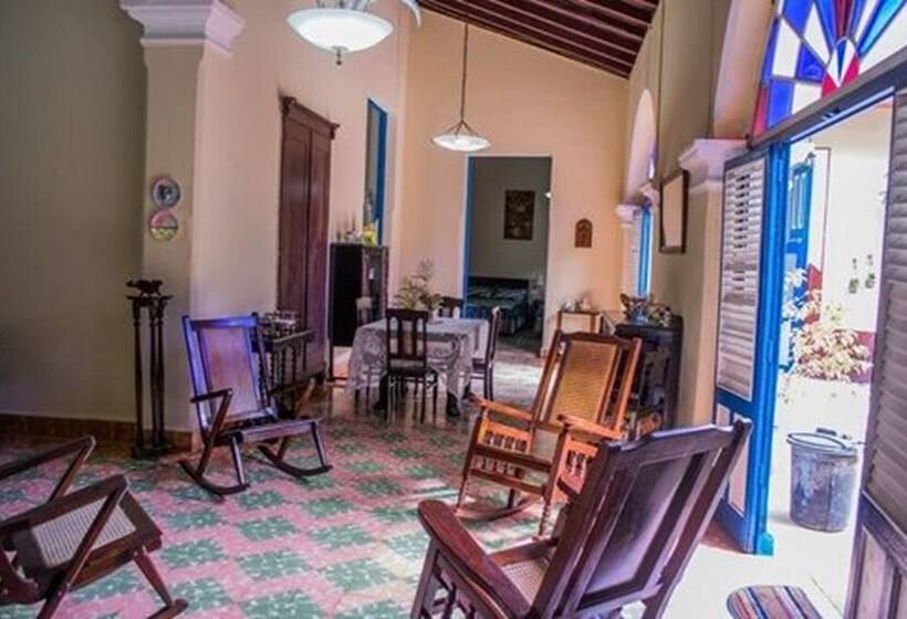 پانسیون Hostal Colonial Alelusa