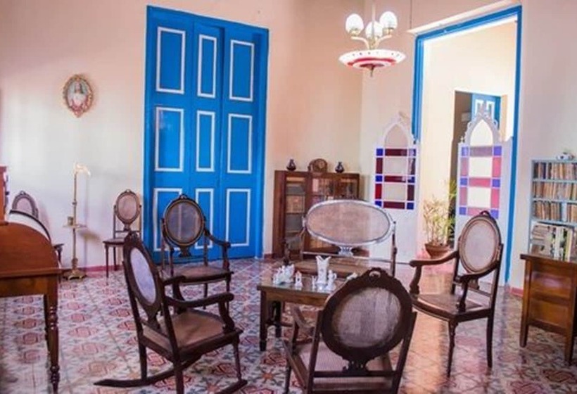 پانسیون Hostal Colonial Alelusa