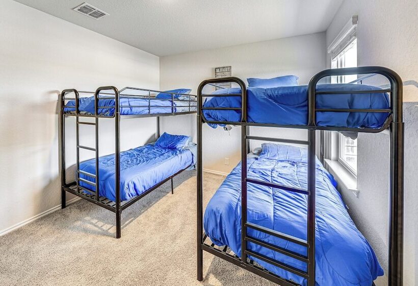 San Antonio Home W/ Pool Access: 11 Mi To Seaworld