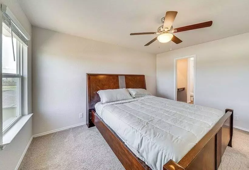 San Antonio Home W/ Pool Access: 11 Mi To Seaworld