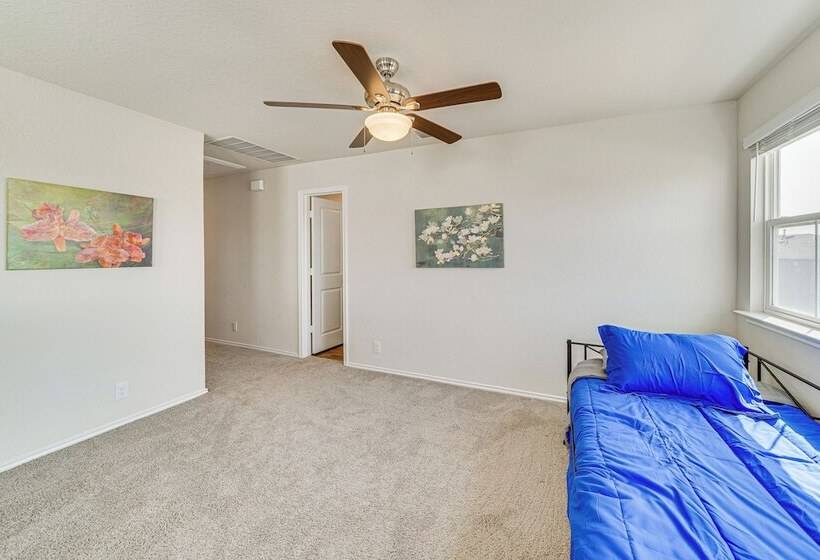 San Antonio Home W/ Pool Access: 11 Mi To Seaworld