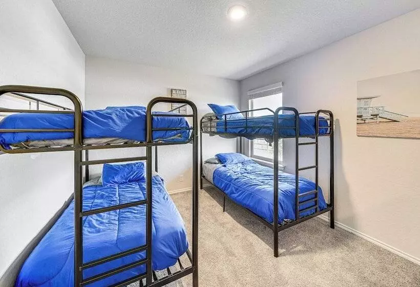 San Antonio Home W/ Pool Access: 11 Mi To Seaworld