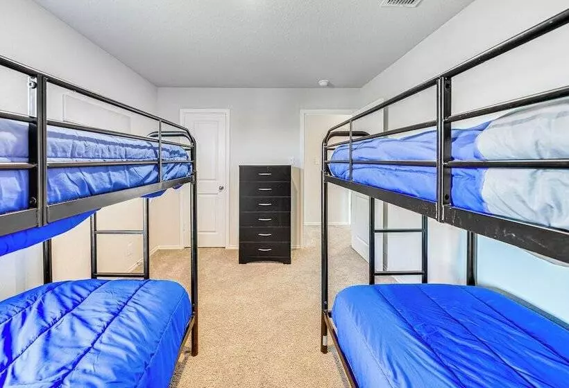 San Antonio Home W/ Pool Access: 11 Mi To Seaworld