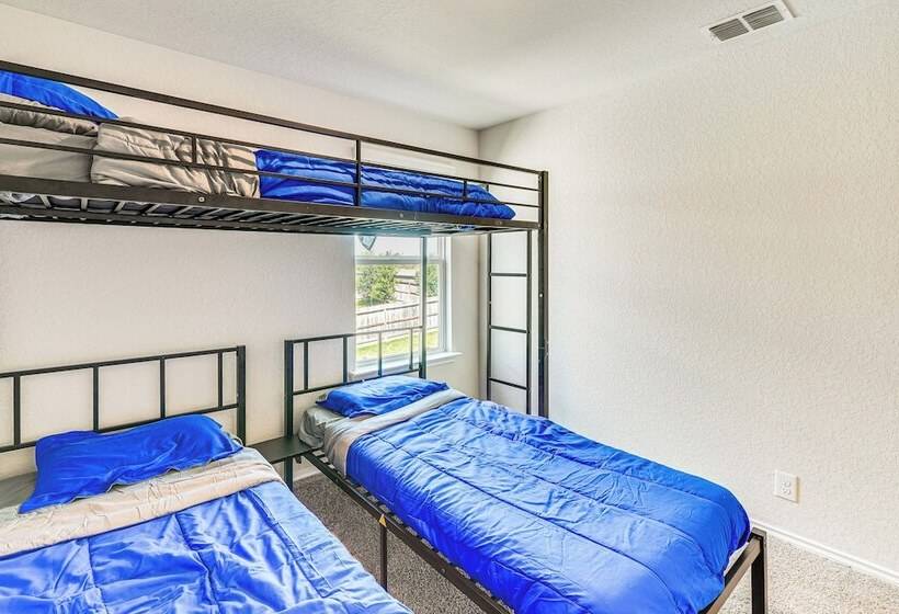 San Antonio Home W/ Pool Access: 11 Mi To Seaworld