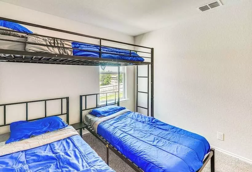 San Antonio Home W/ Pool Access: 11 Mi To Seaworld