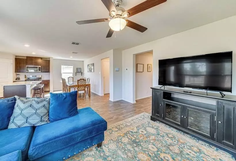 San Antonio Home W/ Pool Access: 11 Mi To Seaworld