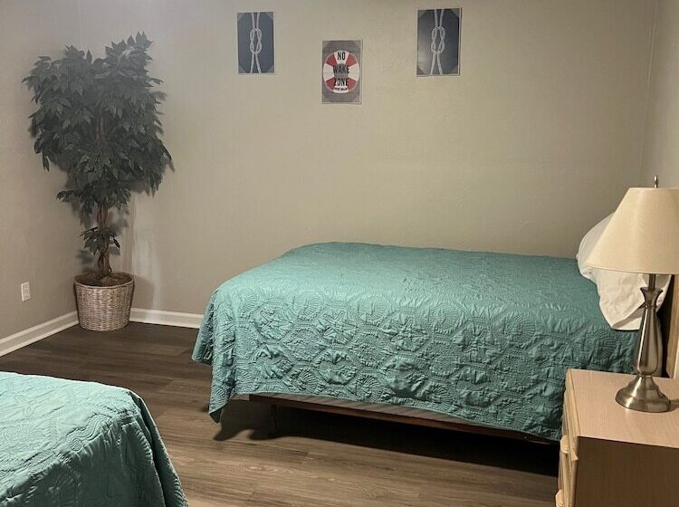 The Moorings Hotel And Marina