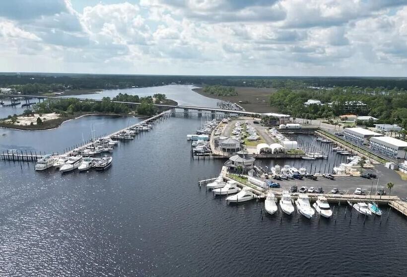 The Moorings Hotel And Marina