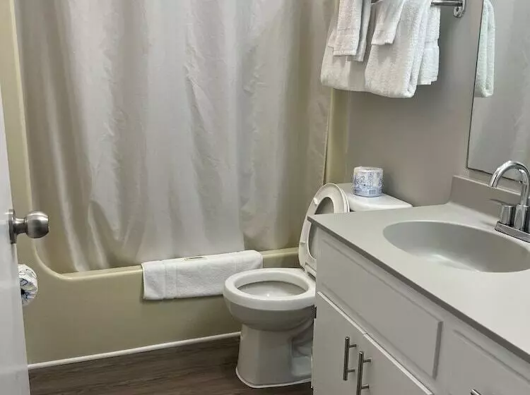 The Moorings Hotel And Marina