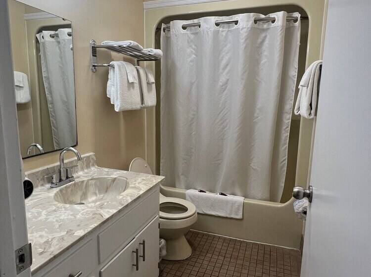 The Moorings Hotel And Marina