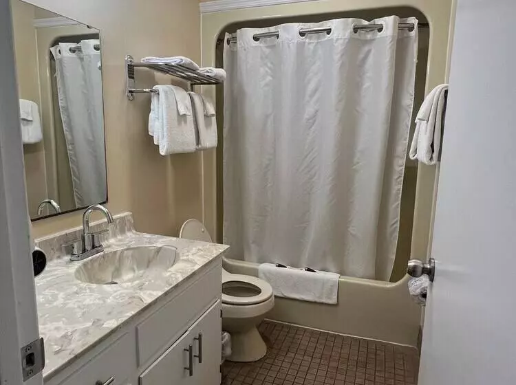 The Moorings Hotel And Marina