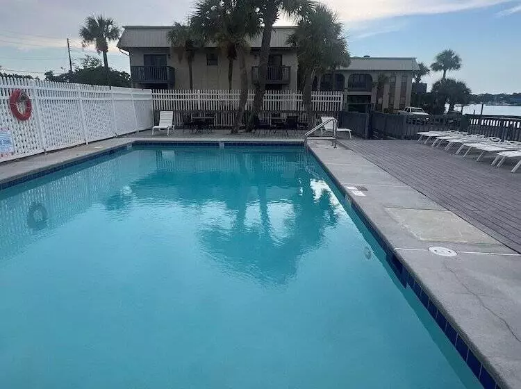 The Moorings Hotel And Marina