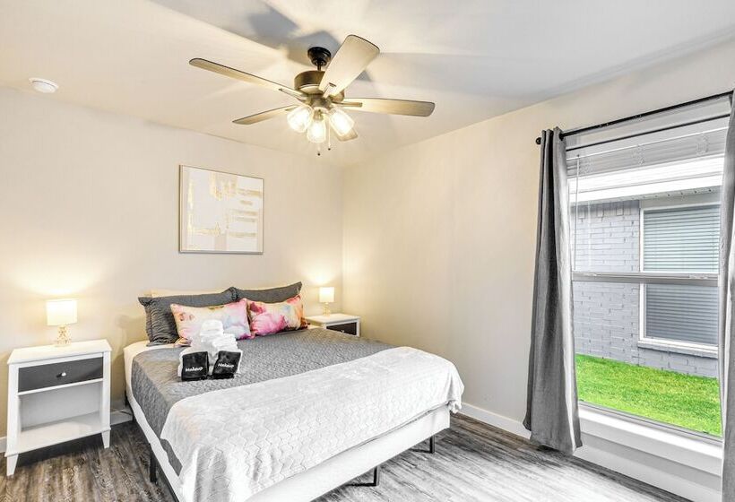 Urbana Cabana: Modern Home 8 Mi To Texas Tech!