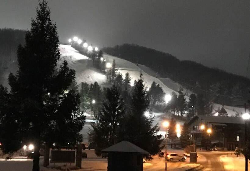 مبيت وإفطار Lake Pointe Inn