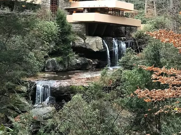 Aamiaismajoitus (B&B) Lake Pointe Inn
