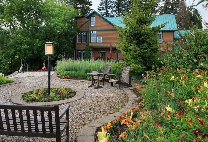Aamiaismajoitus (B&B) Lake Pointe Inn