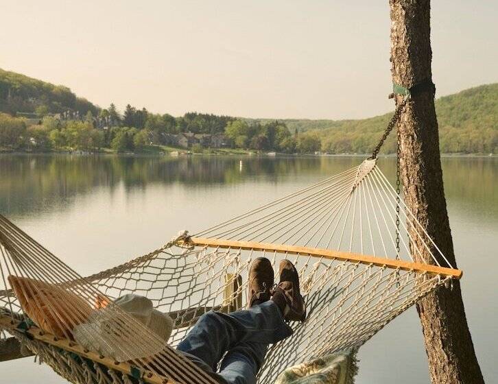 مبيت وإفطار Lake Pointe Inn