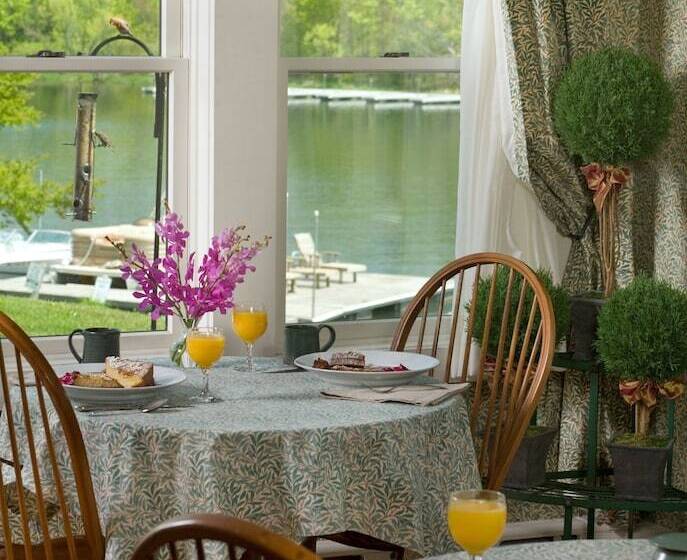 مبيت وإفطار Lake Pointe Inn