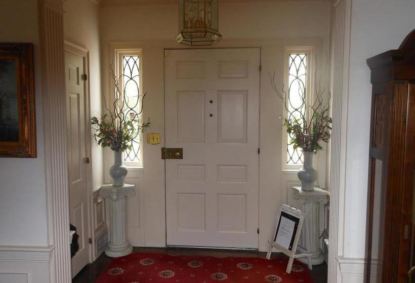 مبيت وإفطار The Pond House Inn