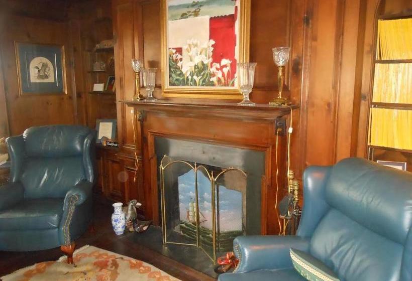 مبيت وإفطار The Pond House Inn