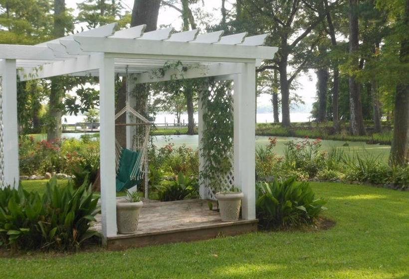 مبيت وإفطار The Pond House Inn