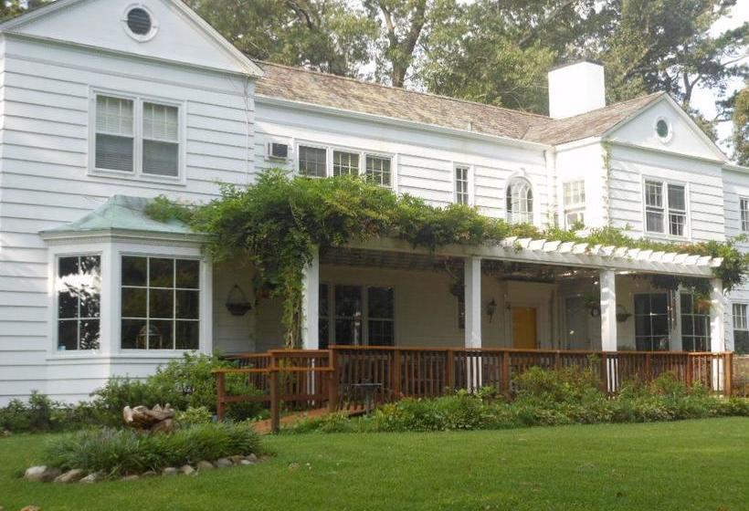 مبيت وإفطار The Pond House Inn