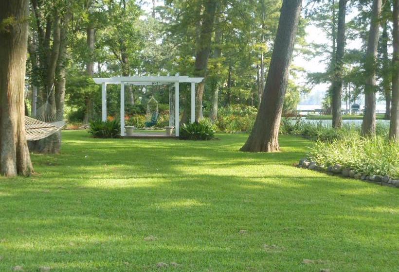 مبيت وإفطار The Pond House Inn