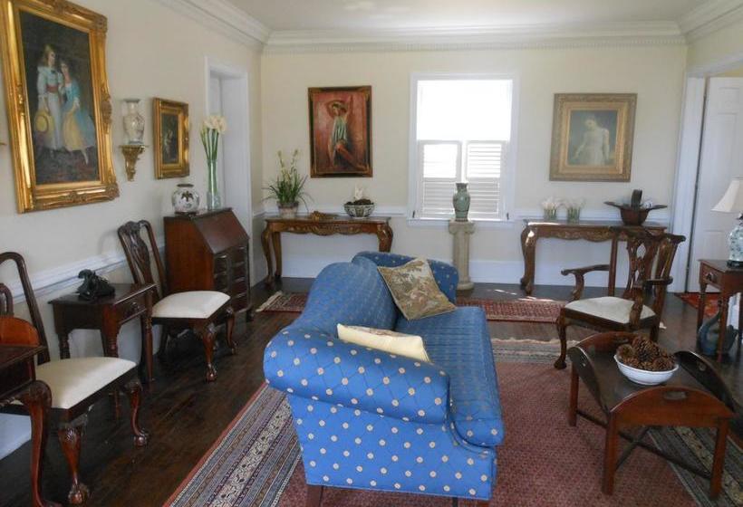 مبيت وإفطار The Pond House Inn