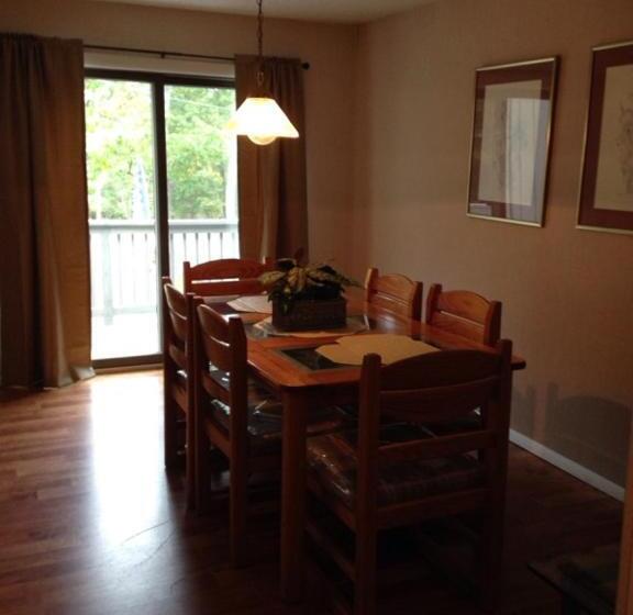 Eagle Village Resort & Chalet