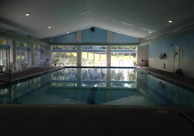 Eagle Village Resort & Chalet
