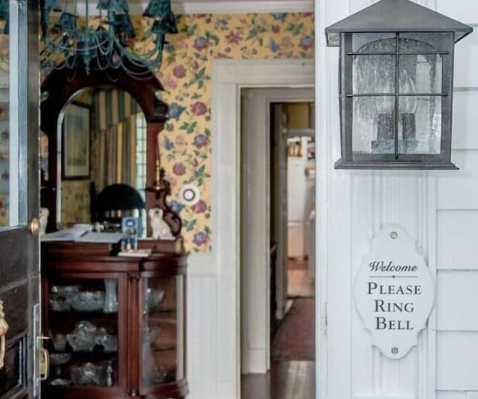 Harbor Knoll Bed And Breakfast