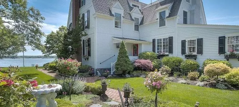 Harbor Knoll Bed And Breakfast
