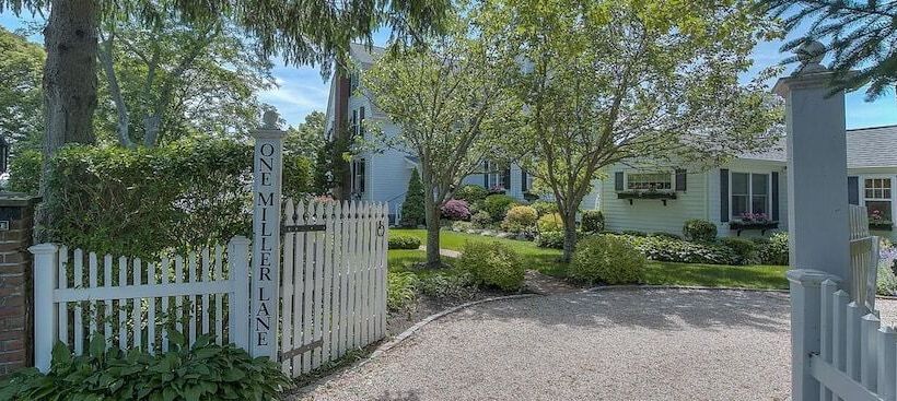 Harbor Knoll Bed And Breakfast