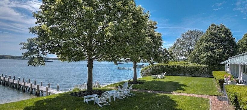 Harbor Knoll Bed And Breakfast