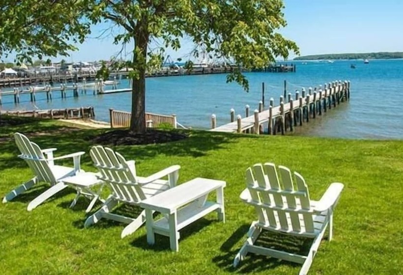 Harbor Knoll Bed And Breakfast