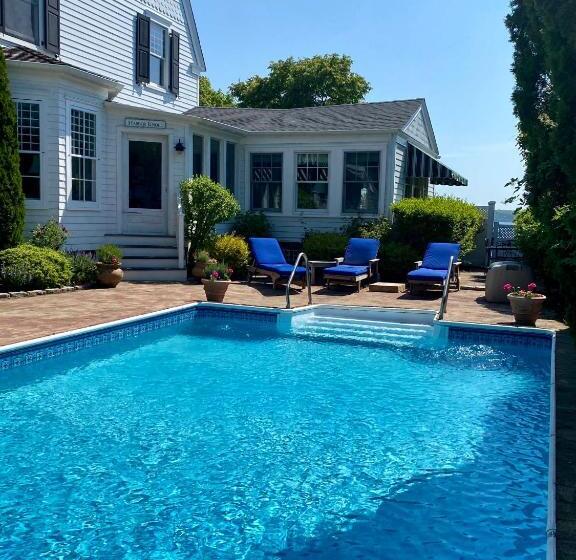 Harbor Knoll Bed And Breakfast