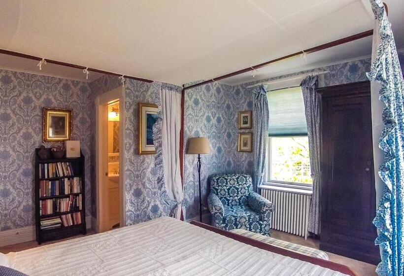 Harbor Knoll Bed And Breakfast