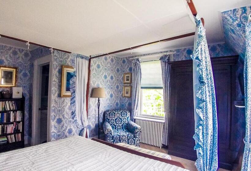 Harbor Knoll Bed And Breakfast