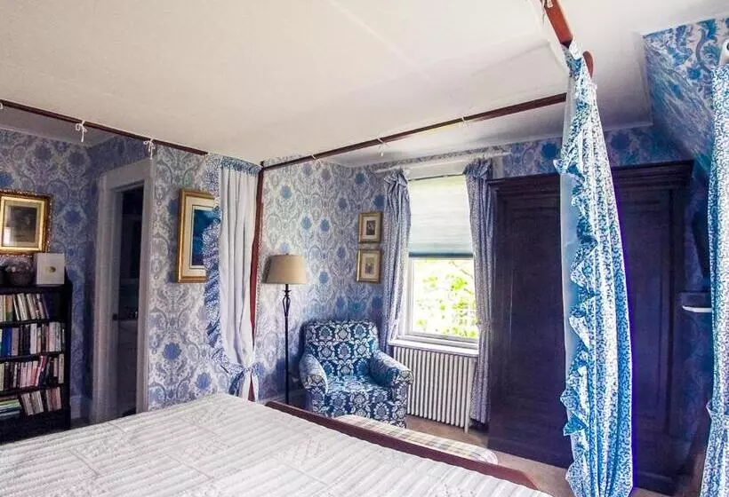 Harbor Knoll Bed And Breakfast