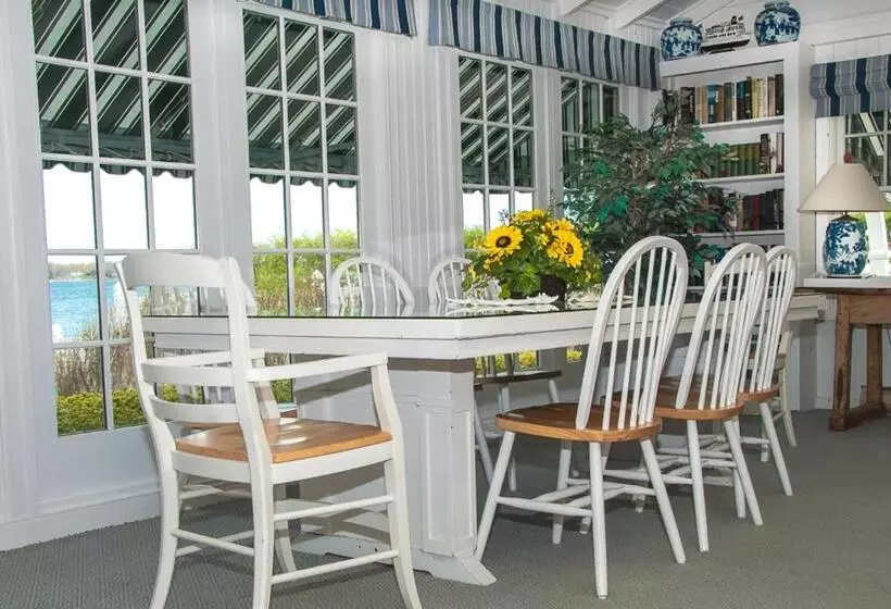 Harbor Knoll Bed And Breakfast