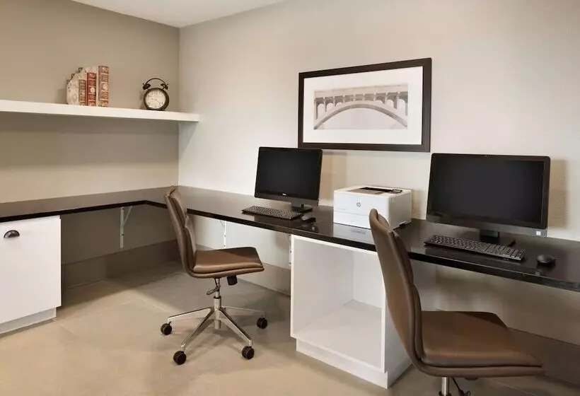 ホテル Country Inn & Suites By Radisson Indianola Ia