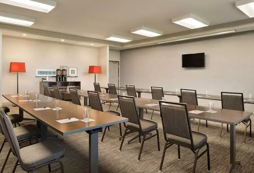 ホテル Country Inn & Suites By Radisson Indianola Ia