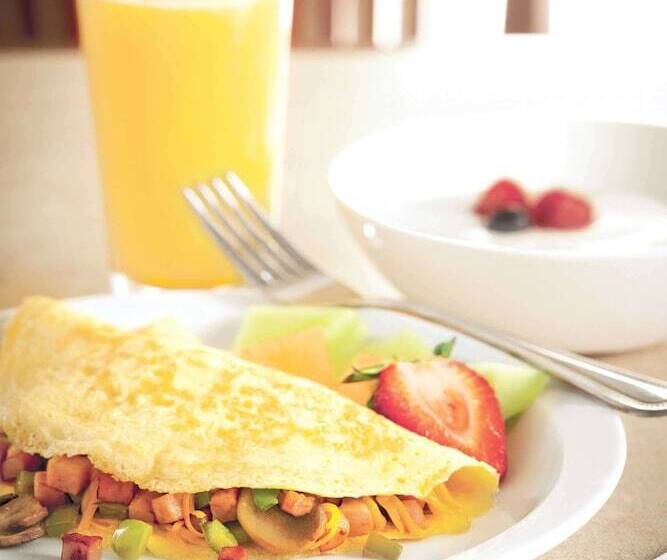 فندق Country Inn & Suites By Radisson Indianola Ia