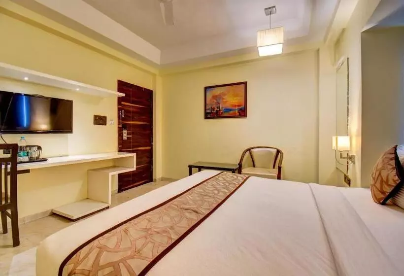 ホテル Deepali Executive