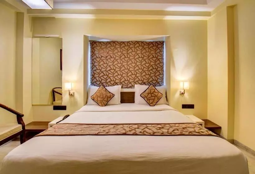 ホテル Deepali Executive