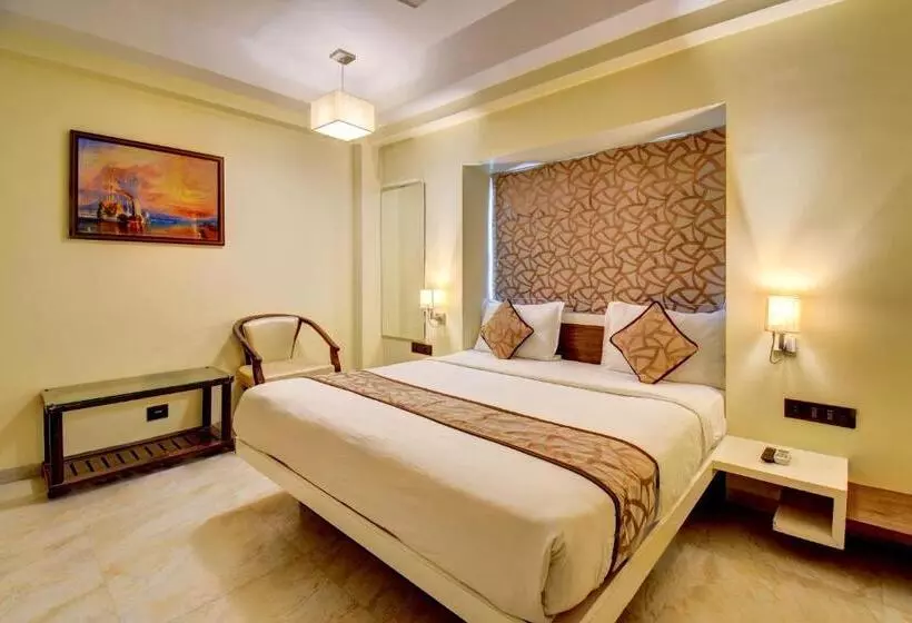 ホテル Deepali Executive