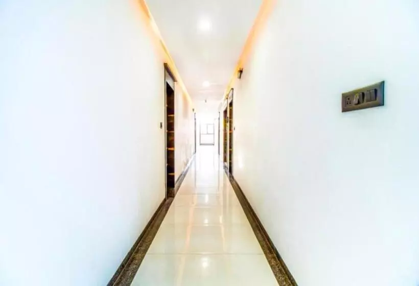 ホテル Deepali Executive